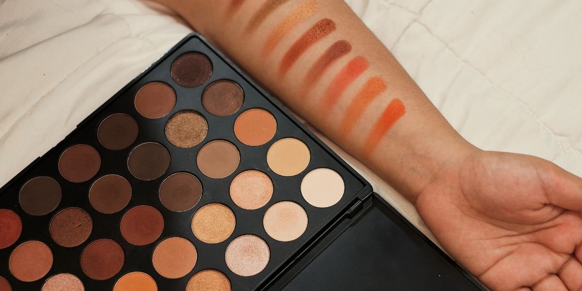 What Are the Best Eyeshadow Shades for Different Eye Colors?