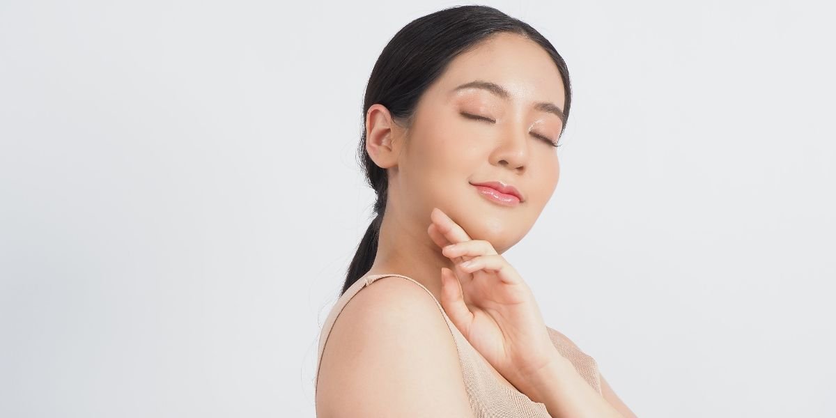 How Do You Achieve a Flawless Matte Finish Without Looking Cakey?